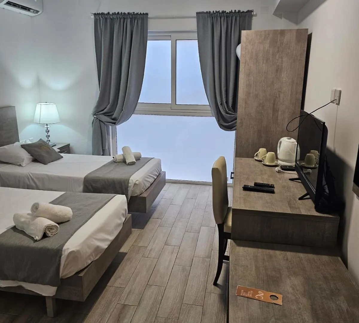 Guest house Napoli Suites Studios Aparthotel Saint Julian's