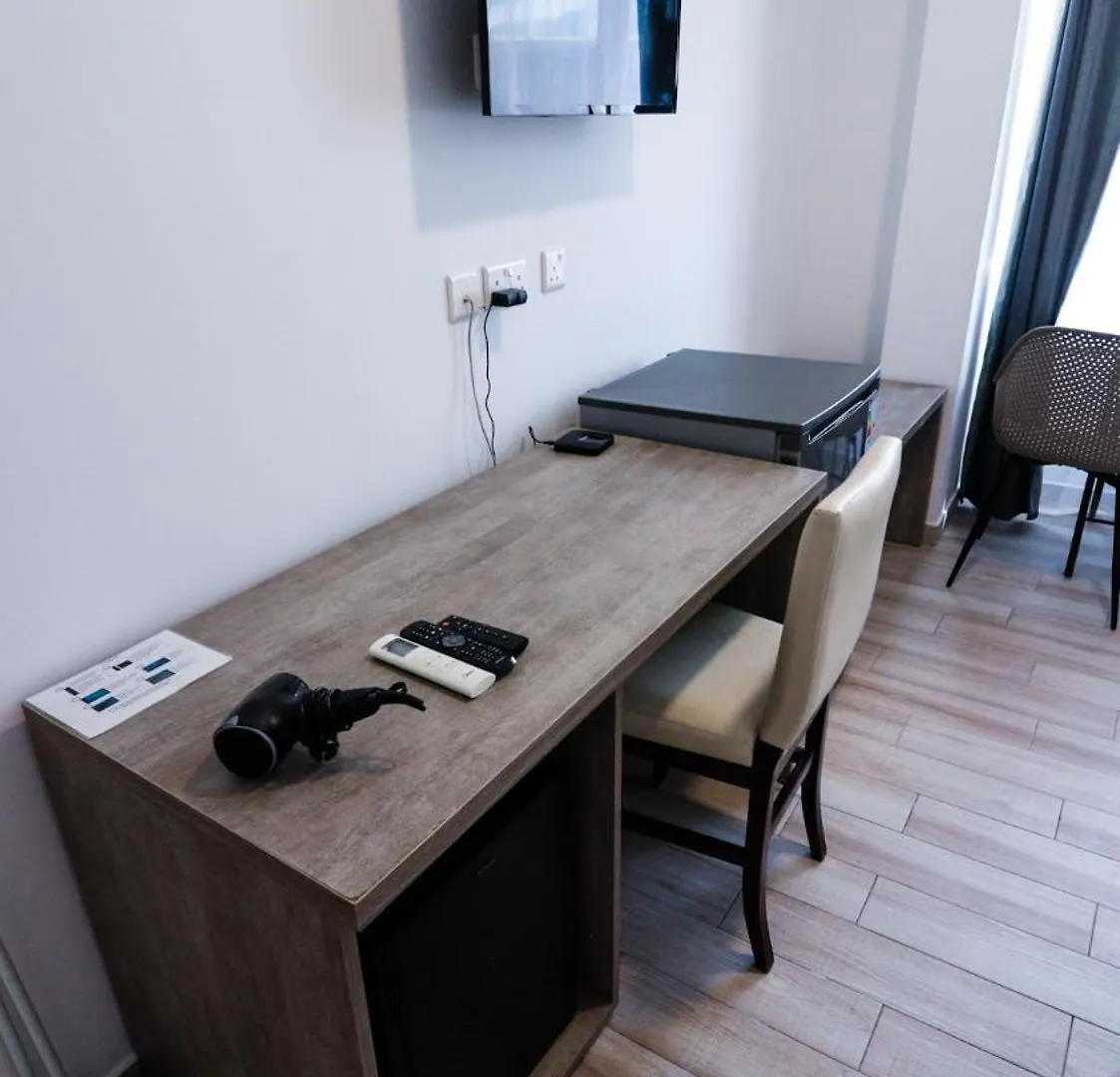 Napoli Suites Studios Aparthotel Saint Julian's 3*,