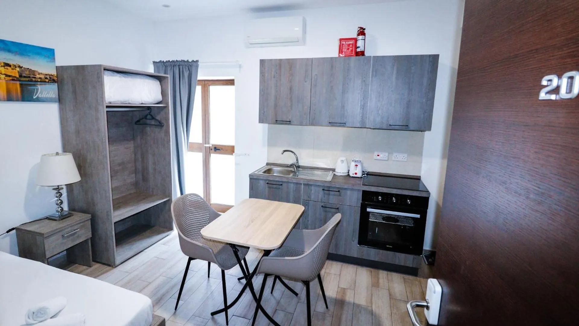 Napoli Suites Studios Aparthotel Saint Julian's 3*,  Malta
