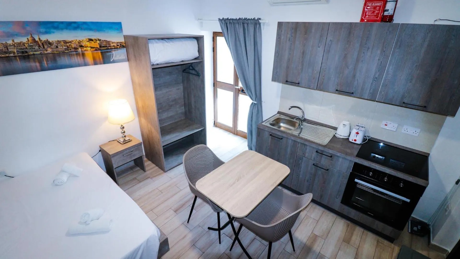 Napoli Suites Studios Aparthotel Saint Julian's 3*,