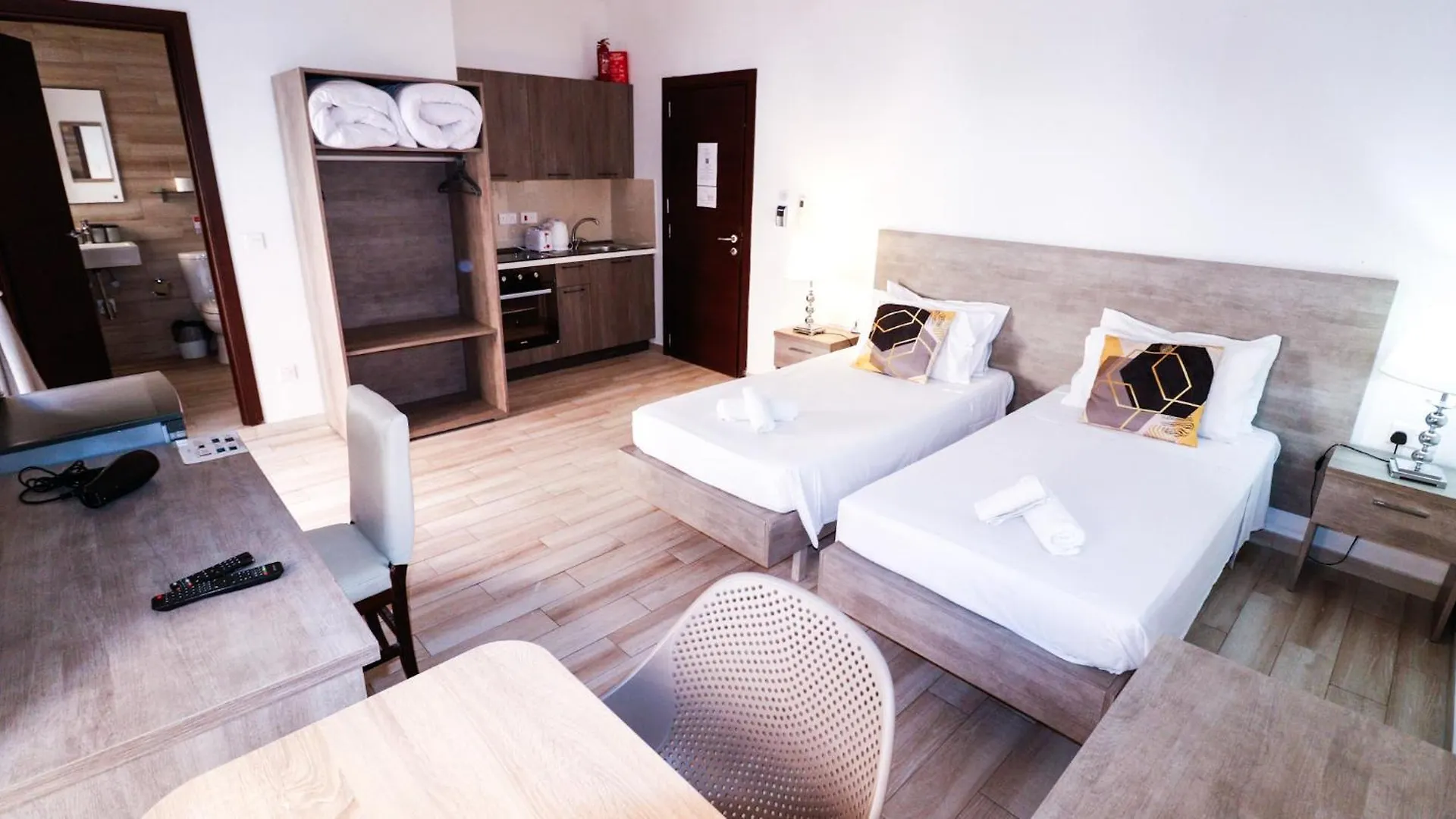 Guest house Napoli Suites Studios Aparthotel Saint Julian's