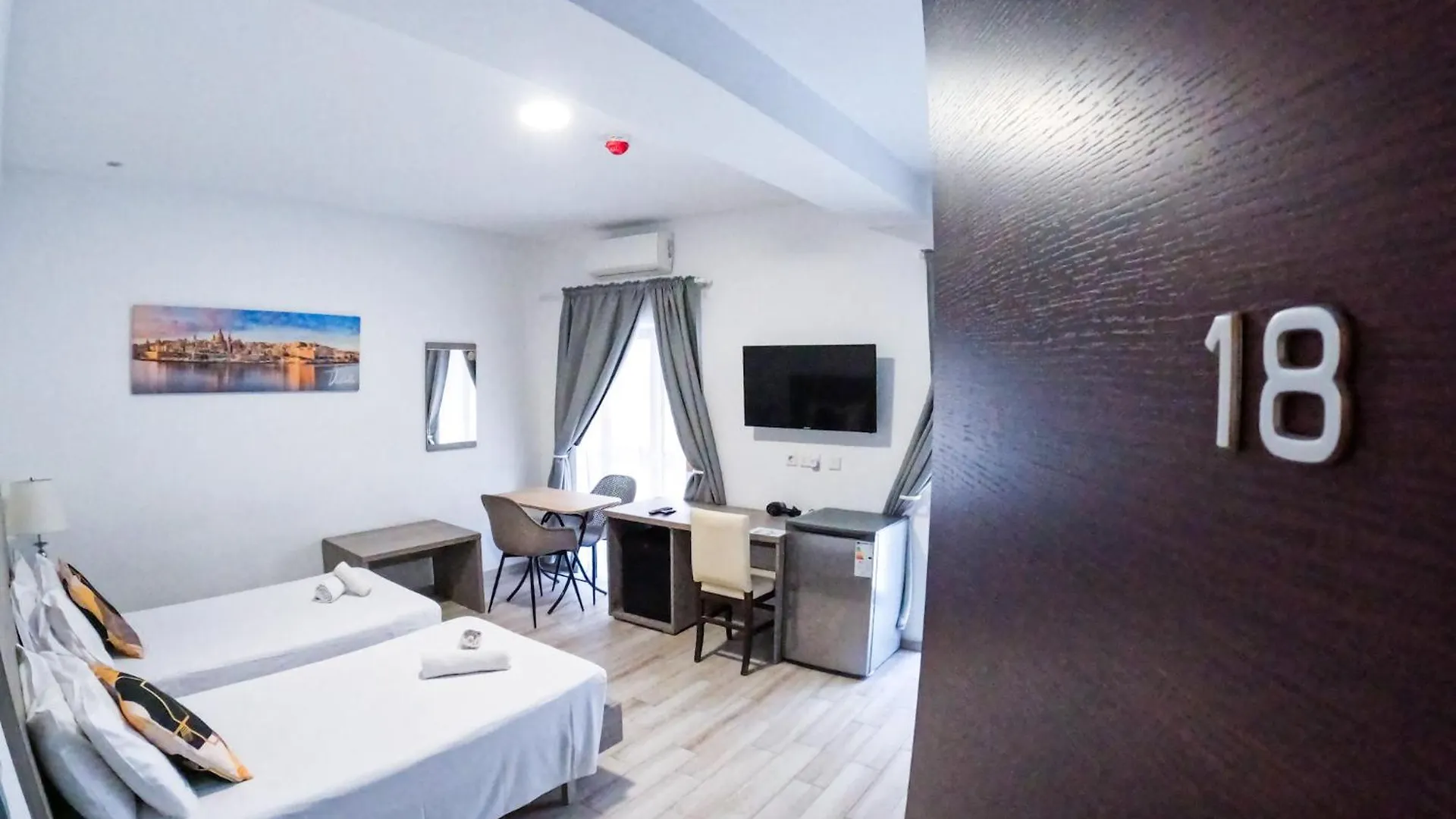 Napoli Suites Studios Aparthotel Saint Julian's Guest house