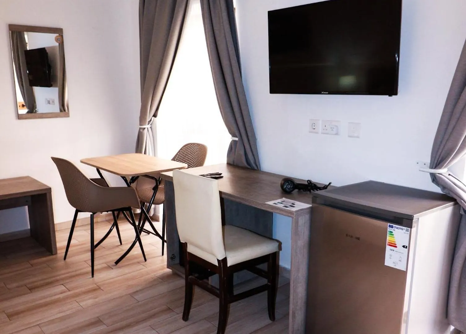 Napoli Suites Studios Aparthotel Saint Julian's 3*,  Malta
