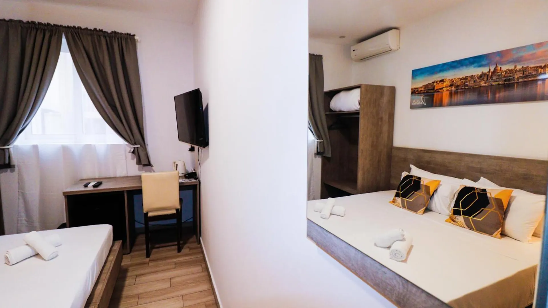 Napoli Suites Studios Aparthotel Saint Julian's 3*,  Malta