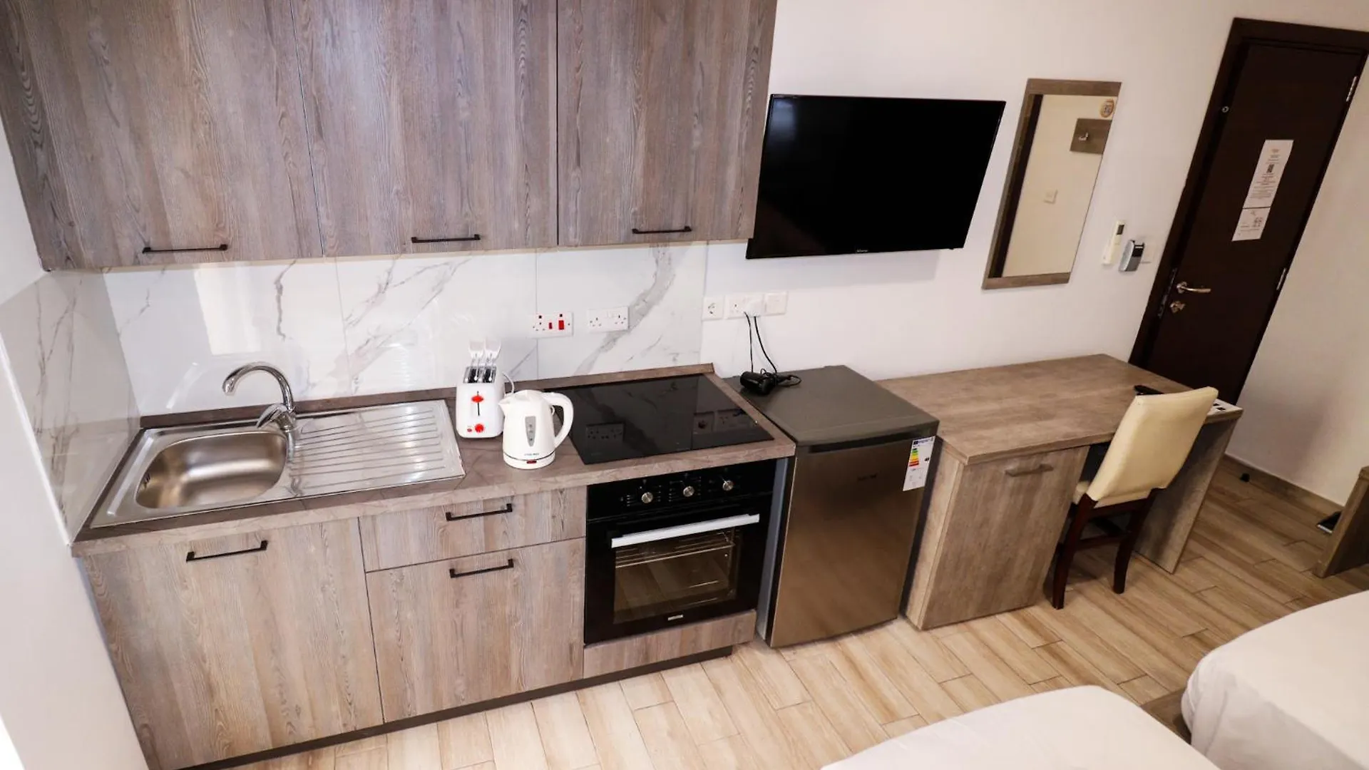 Guest house Napoli Suites Studios Aparthotel Saint Julian's