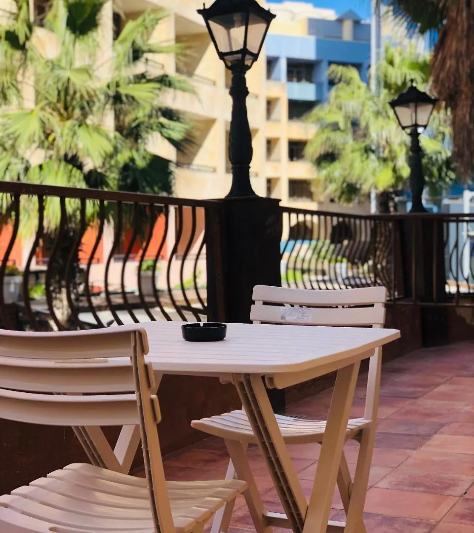 Napoli Suites Studios Aparthotel Saint Julian's 3*,  Malta