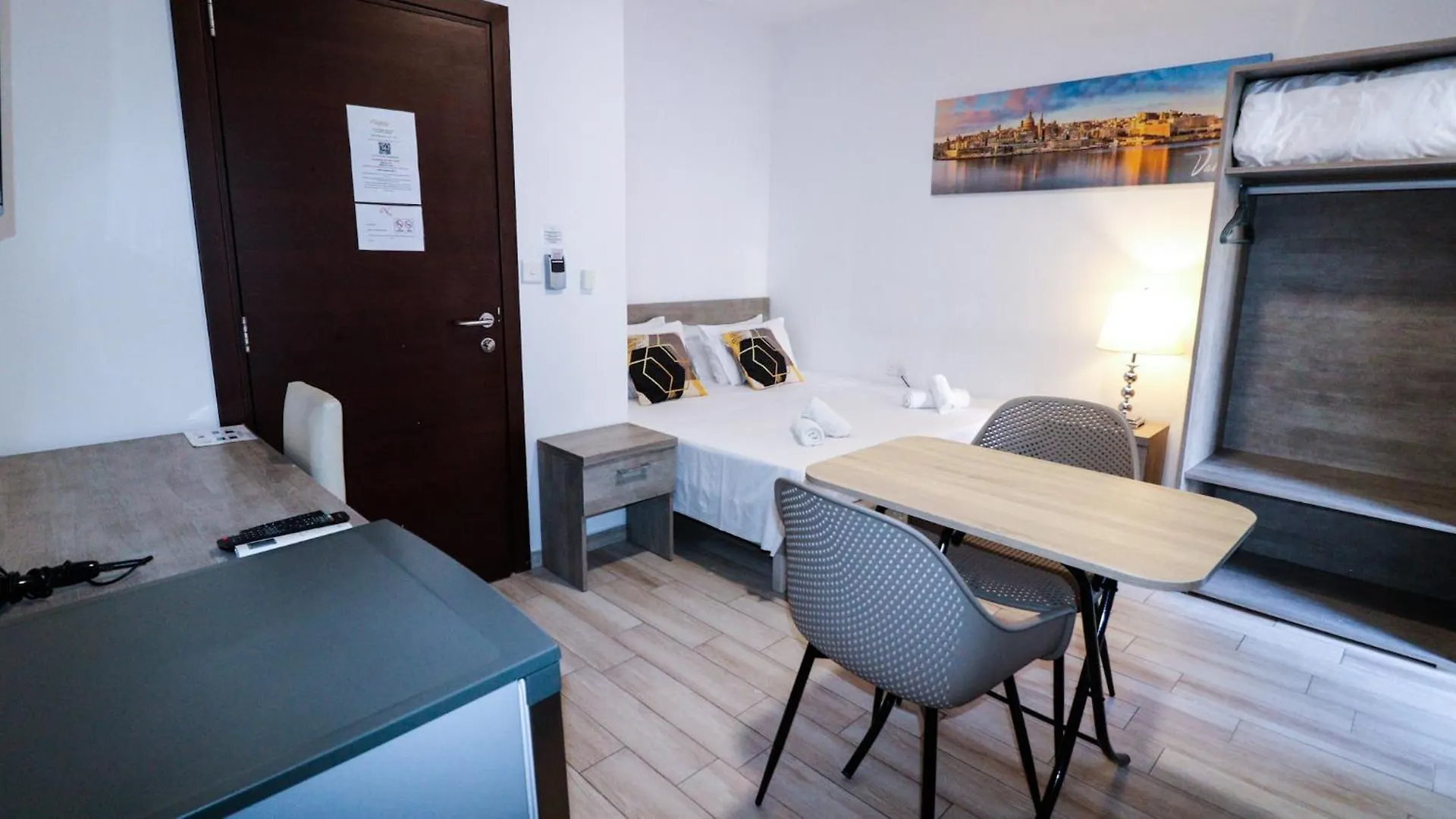 Napoli Suites Studios Aparthotel Saint Julian's Guest house